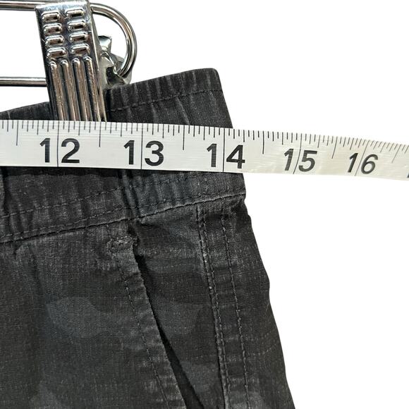 Vuori Ripstop Shorts Womens XS Black Camo Walking Running Sporty Casual Gorpcore - Picture 8 of 14